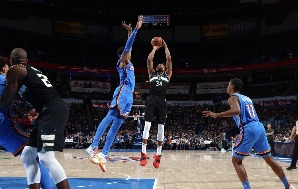  亚历山大全面发挥，雷霆轻取爵士延续强势表现  