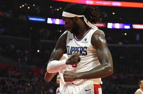  热火团队篮球发威轻取尼克斯巩固季后赛