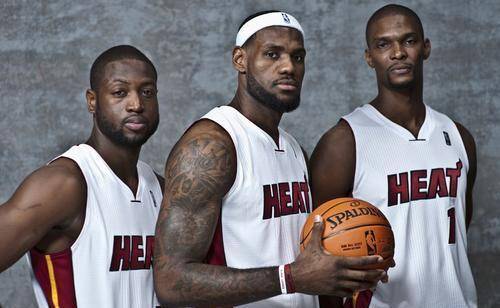  阿德巴约双二十主宰内线，热火加时险胜步行者显韧性