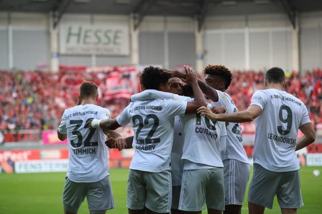  沃尔夫斯堡中场核心建功，德甲关键战役锁定胜局