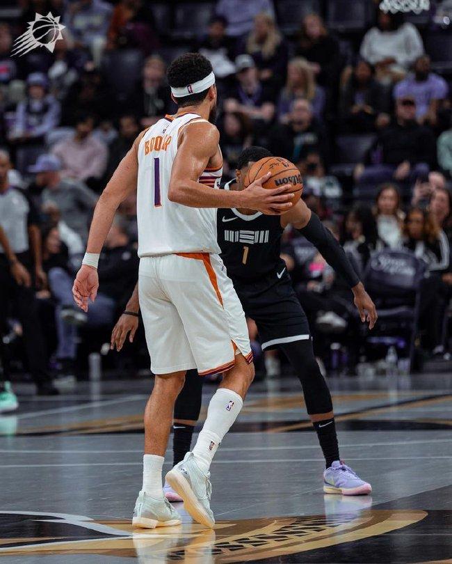  布克末节发威太阳逆转快船迎五连胜  