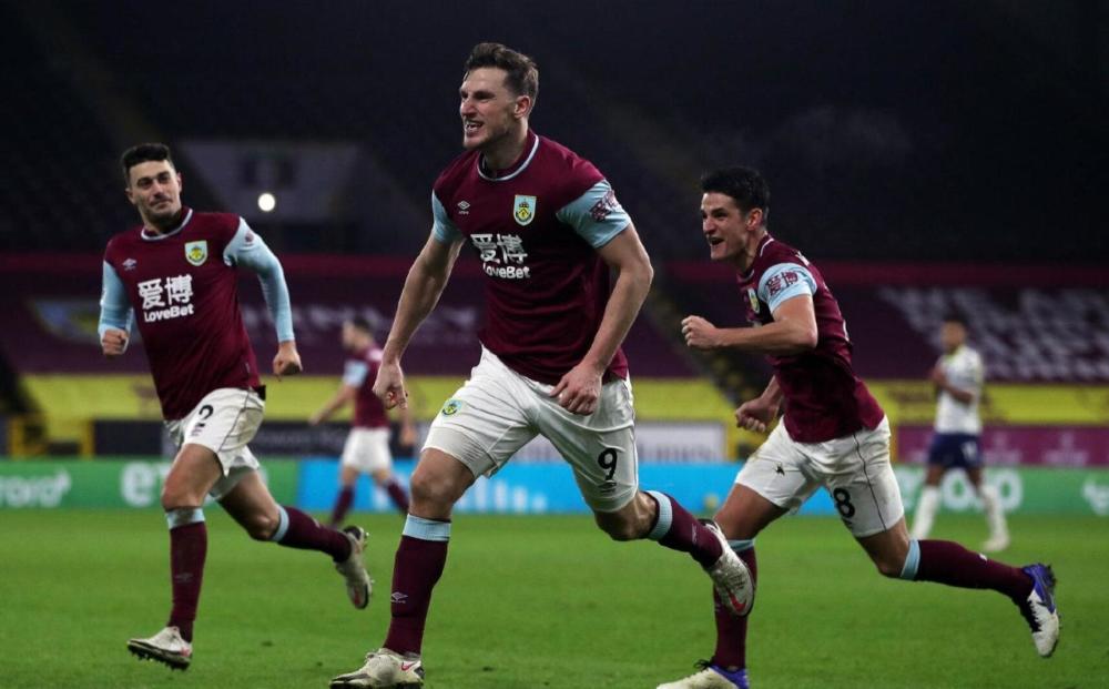  帕尔默世界波破门，切尔西客场艰难战胜伯恩利  